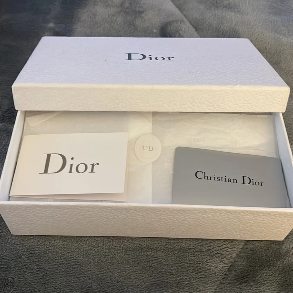 Christian Dior quilted zipper wallet 100% Authentic dark brown color great cons - Picture 13 of 13